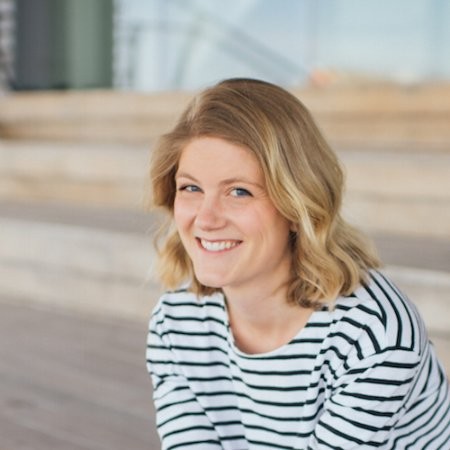 Hilary Walker headshot